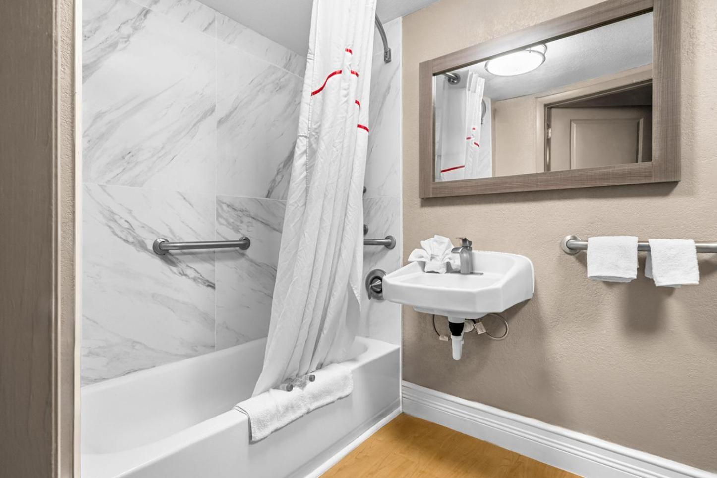 Red Roof Inn Tampa Fairgrounds - Casino Mango Εξωτερικό φωτογραφία