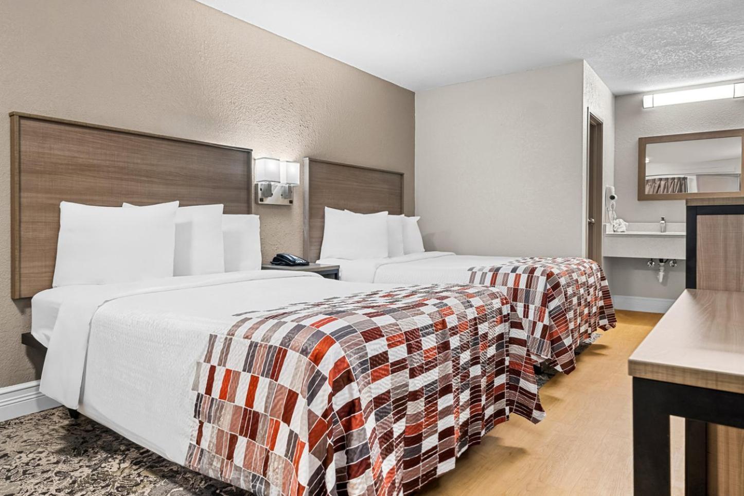 Red Roof Inn Tampa Fairgrounds - Casino Mango Εξωτερικό φωτογραφία